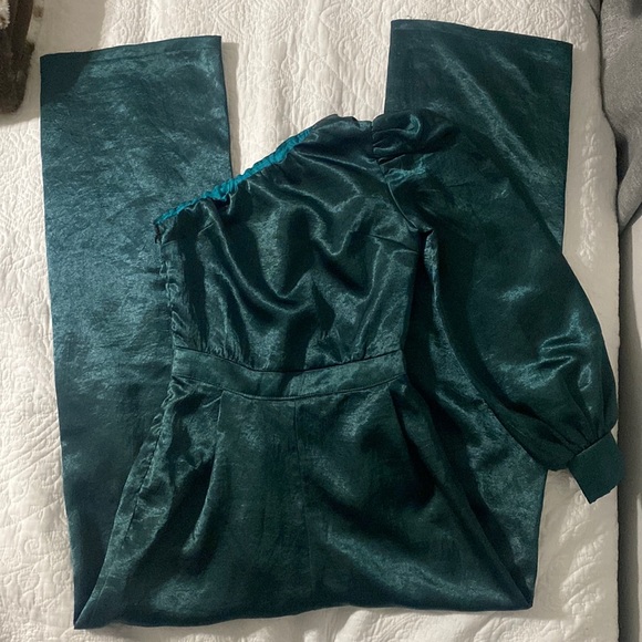 JUMPSUIT💚🍃 - Picture 1 of 2